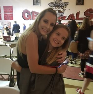 Meet your Posher, Rena